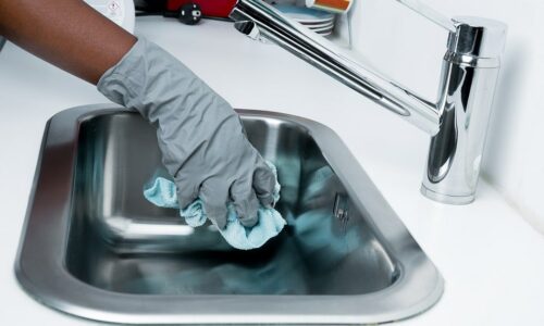 How to Clean Kitchen Faucet – An Expert Guide