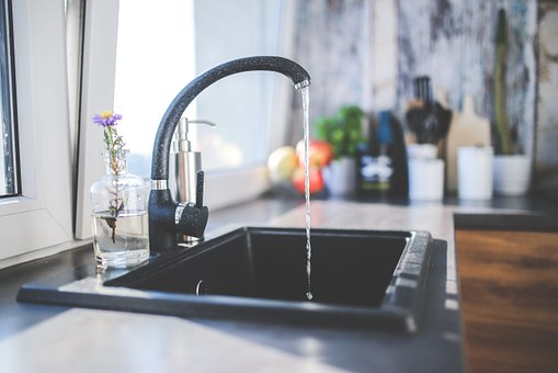 Overmount kitchen sink in black