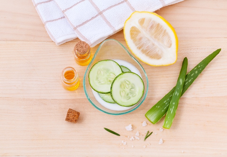 Natural alternatives can be used to clean a sink and avoid harsh checmicals