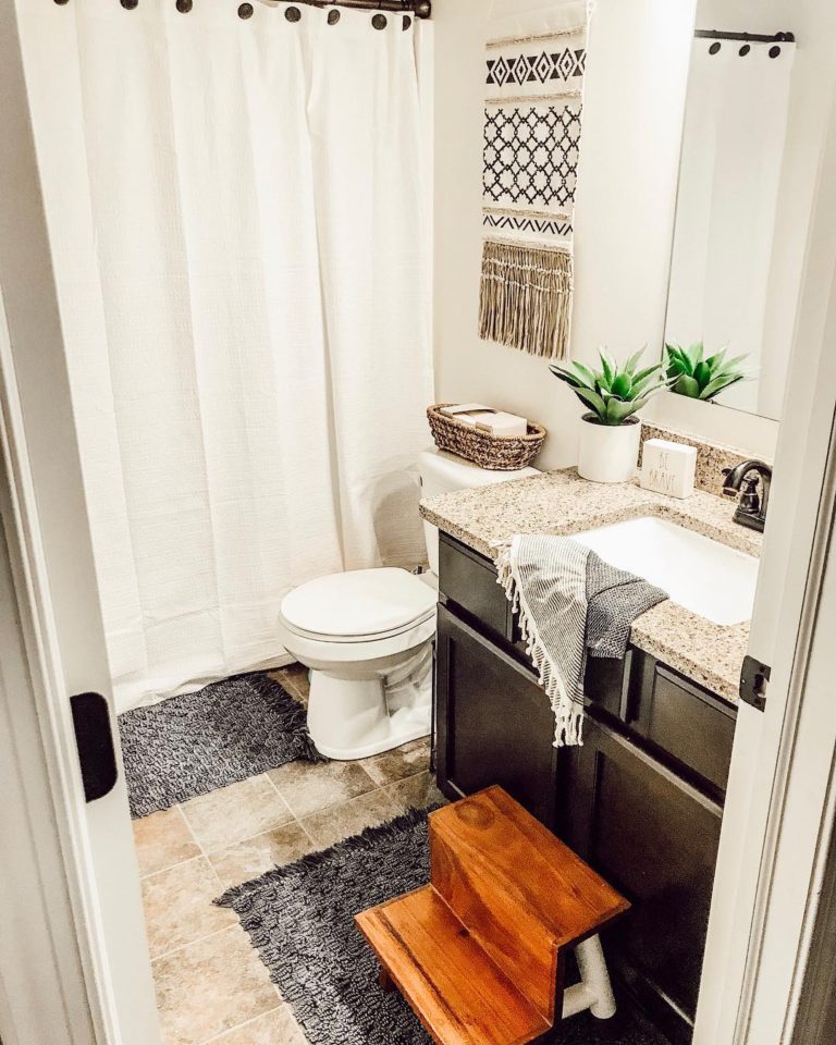 Guest Bathroom Ideas That Are Easy To Do - swankyden.com 2020