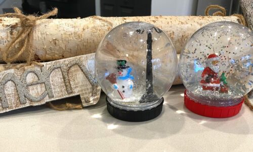 How to Make Easy & Cheap DIY Snow Globes