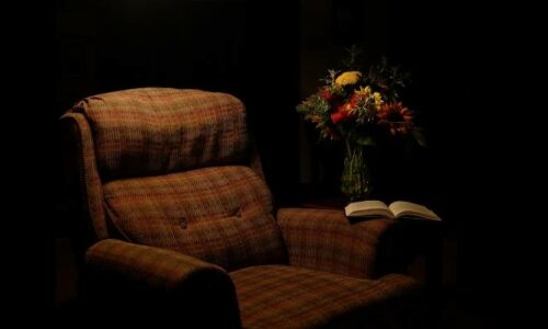 How to Take the Back off a Recliner