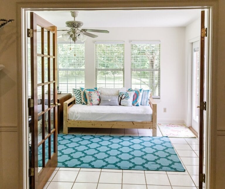 What Size Sheets Fit a Futon? Get The Best Fit