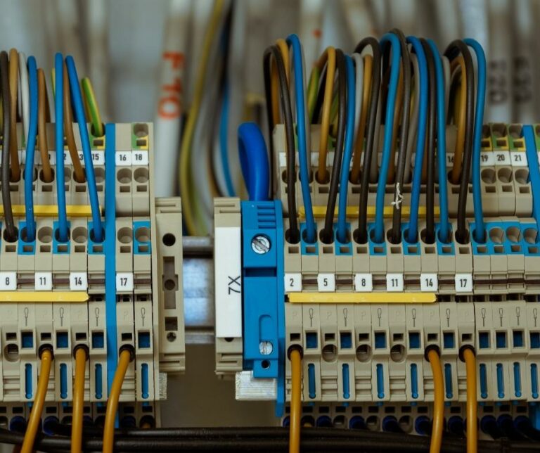 Do Ceiling Fans Have Fuses?