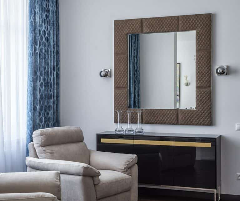 5 Mirror Over Dresser Ideas a Decorator Would Use in 2022