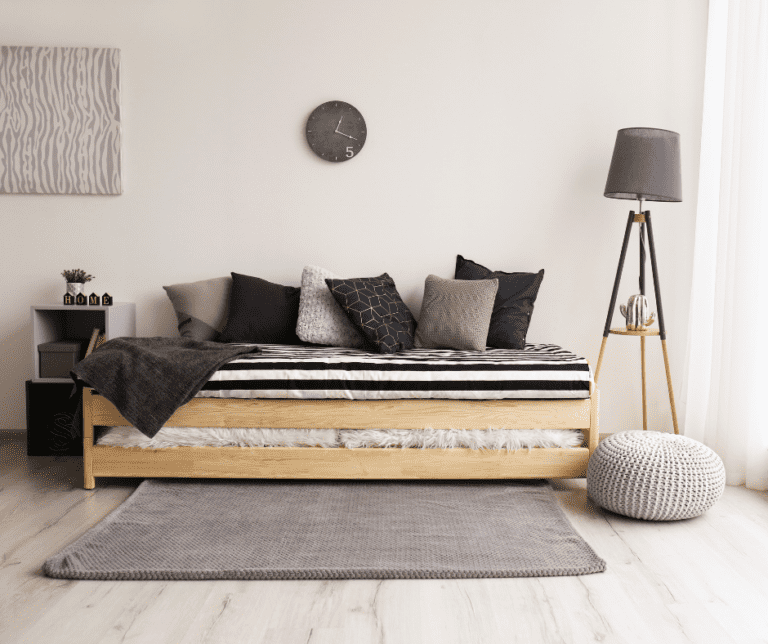 Ideas for Using a Daybed as a Couch