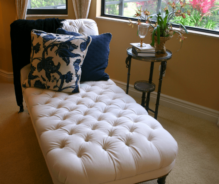 Ideas for Using a Daybed as a Couch