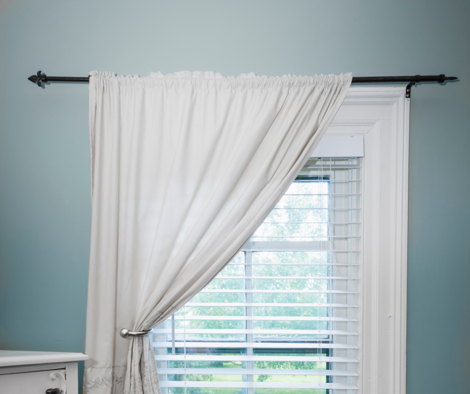 A pocket curtain in a bedroom